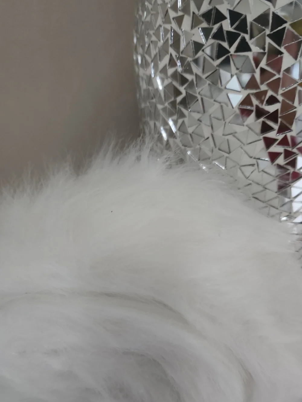 🌟🎉 PIER 1 WHITE FUR GARLAND 🎉🌟